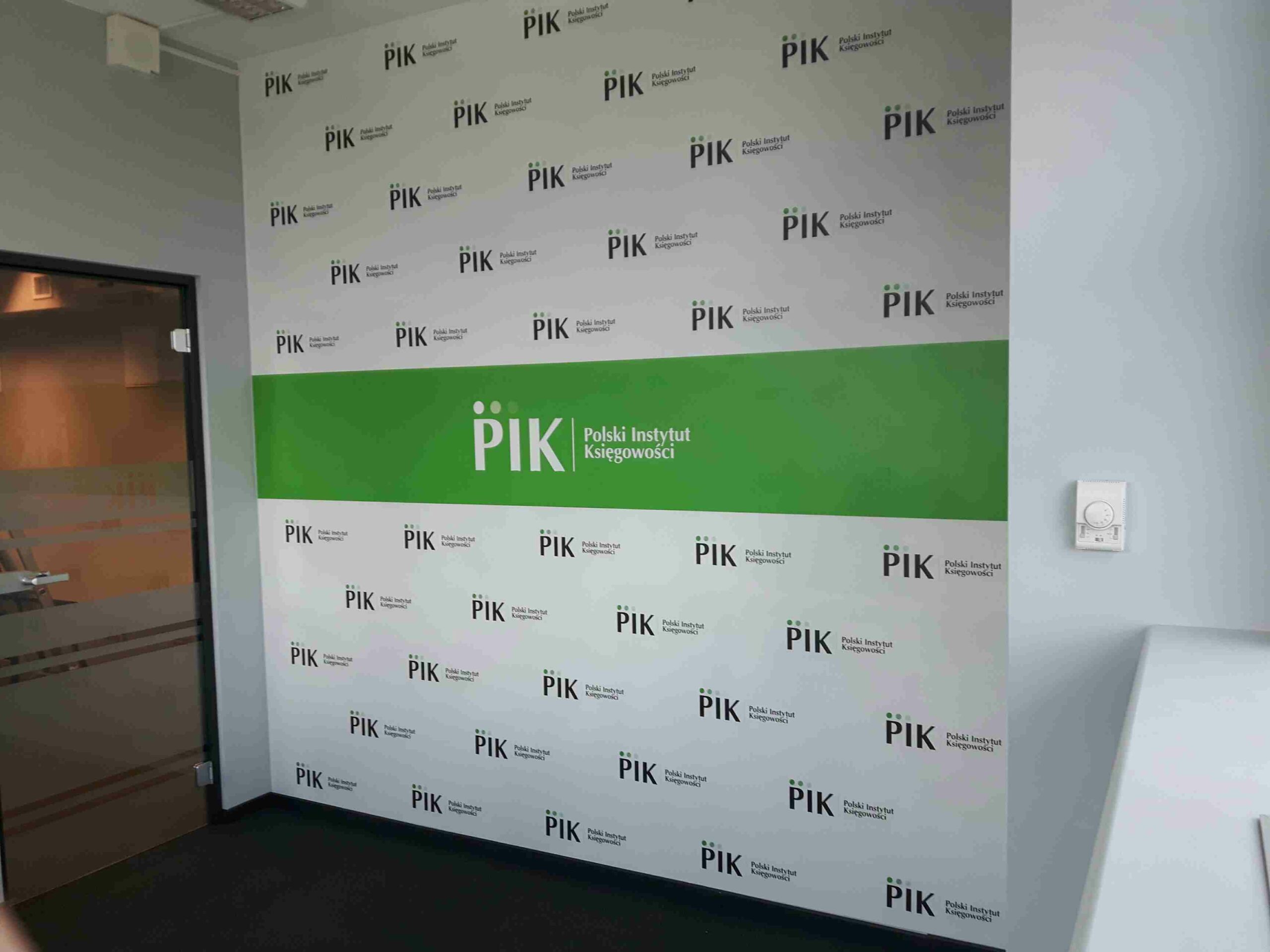 Druk i montaż fototapet PIK